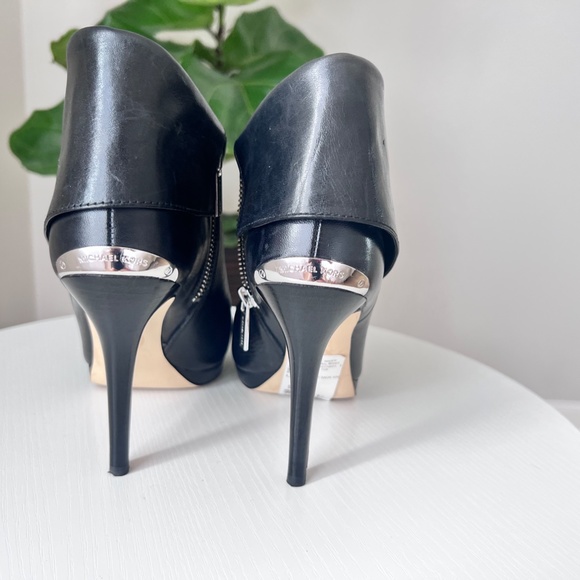 MICHAEL by Michael Kors - Kendra Peep Toe Bootie - Leather - Black - 8M - Picture 6 of 7